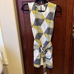 Le Chateau Sleeveless Tunic Size S